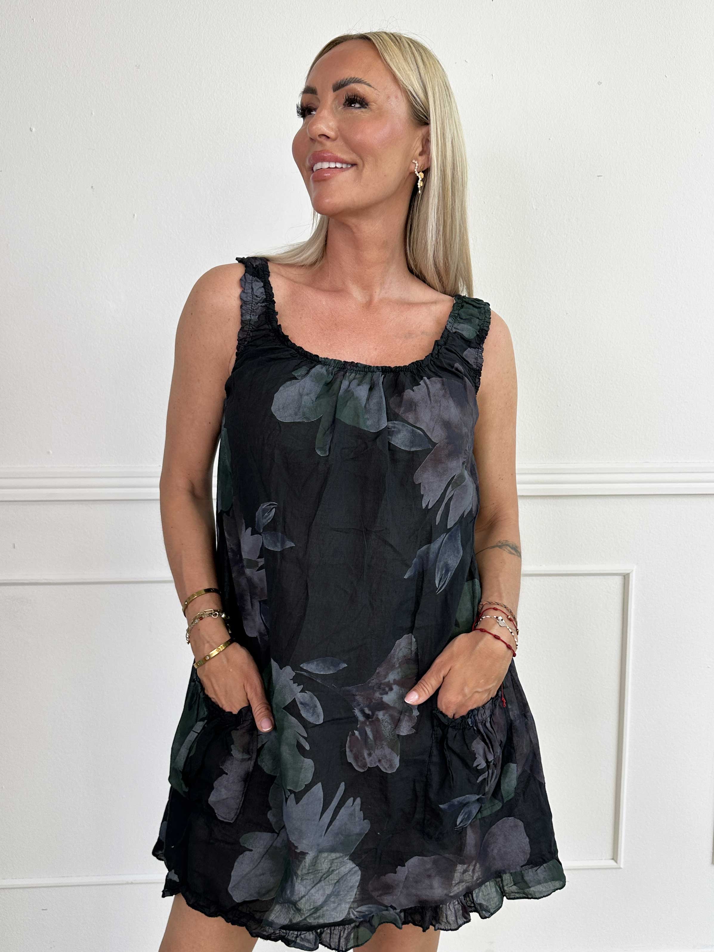 Achlys - Let og luftig tunikakjole med blomsterprint